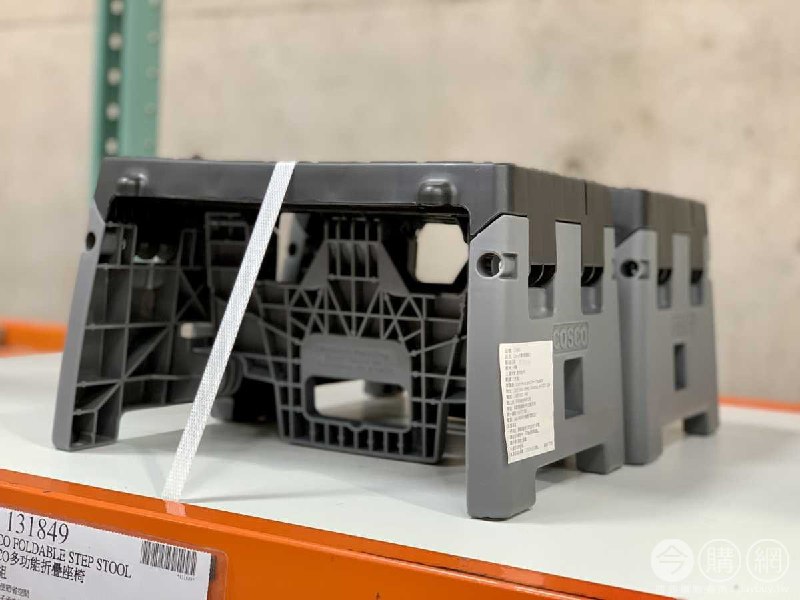 10/27 Costco目擊新商品，自有品牌的折疊椅，承重力可以達136公斤，折疊好收納，一組兩張