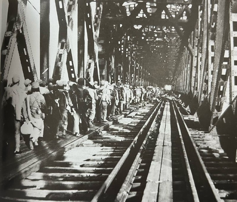 1950年中国丹东，跨过鸭绿江，前往朝鲜战场 #朝鲜战争