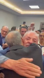 נשיא ברזיל לולה בעקבות ניצחונו בבחירות מחדש.