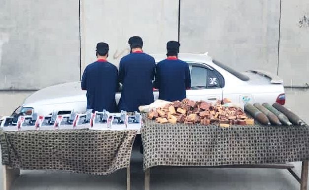 خبرتازه افغانستان: ✅کشف مواد انفجاری و تجهیزات مخابراتی در پروان نیروهای پولیس فرماندهی امنیه پروان در شاهراه دره غوربند، مقداری مواد انفجا