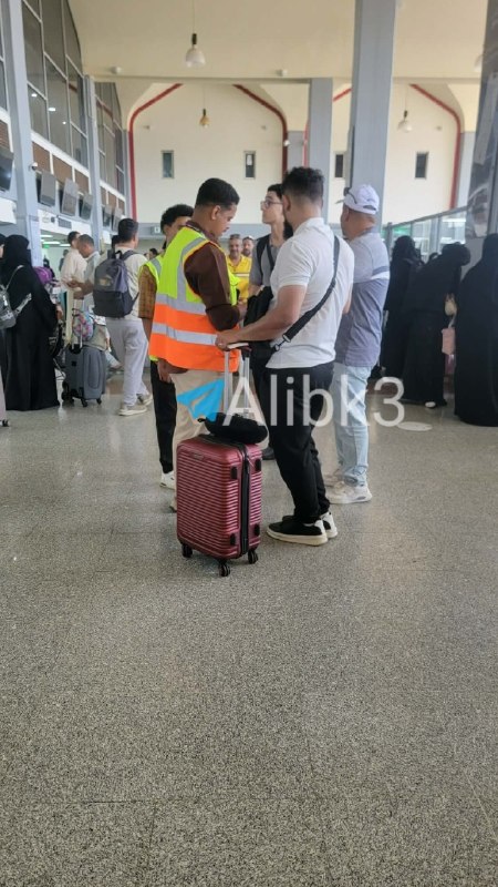 פינוי מלא של נוסעים וצוות מנמל התעופה הבינלאומי של עדן החל בעקבות איום של צבא תימן.