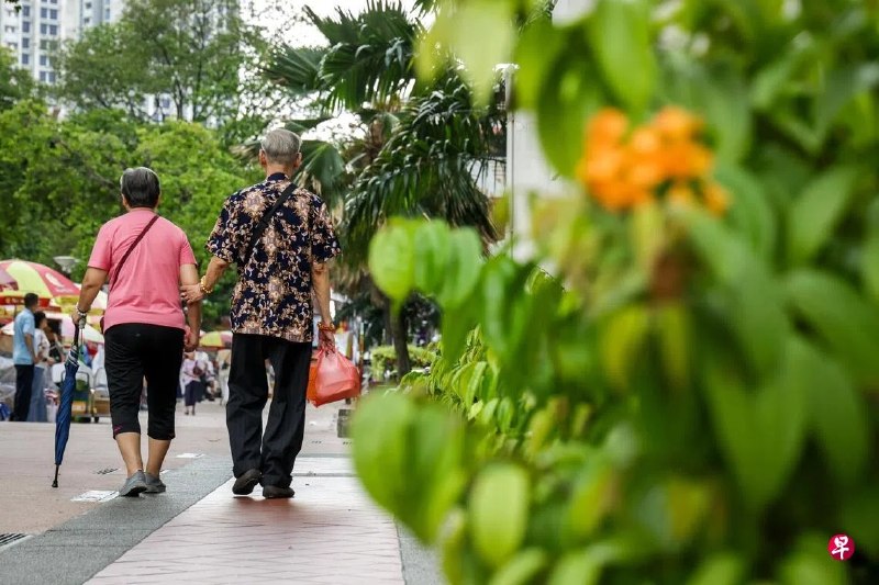 新加坡人不仅拥有全球最长的预期寿命，也拥有全球最长的健康寿命，但随着人口越来越长寿，国人带病生活的时间也越来越长。其中，女性虽然比男性长寿，却要度过更长的带病岁月。