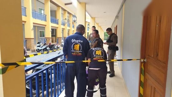 东南亚抓捕遣返线索：中国籍男子在泰公寓遇刺身亡嫌犯落网 8月8日清晨 泰国春武里府梭桃邑配图