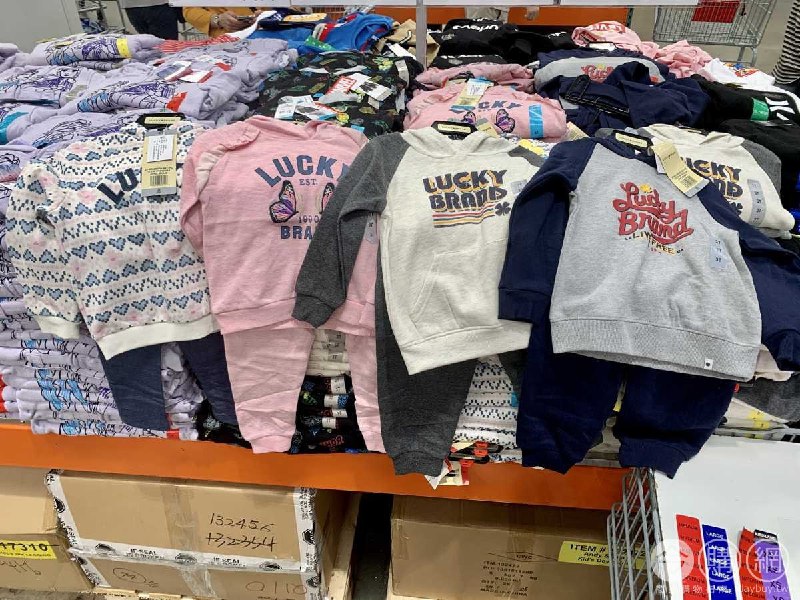 Costco新目擊，LUCKY 兒童刷毛長袖兩件套組，男生女生都有，價格很可以買!!新商品情報連結 