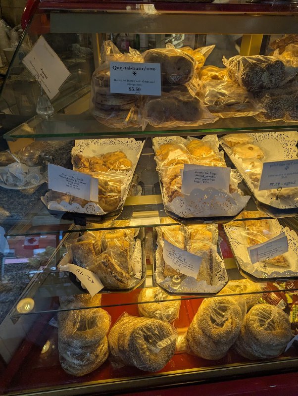 #探店 #CityWalk這家 Malta Bake Shop (3256 Dundas St W) 想來很久了，最早還是在語言博物館的墻上看見它的照片，系作為多倫多市區寫有「馬爾他語」地點的案例