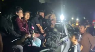 金边大事件：金边昨晚突击抓人 17人被扎带绑手带走！ 据网络消息 昨晚金边棉芷区配图