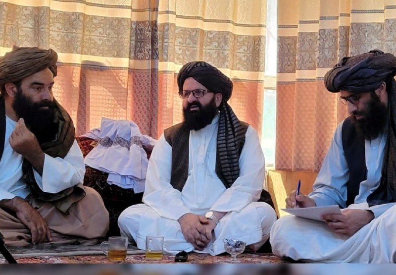 اخبار فوری هرات|غوریان نیوز: مفتی لطیفالله حکیمی، سرمفتش وزارت دفاع در رأس هیأتی، از قول اردوی ۲۰۳ منصوری بازدید کرد.وزارت دفاع میگوید که آقای حکیم