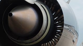 尾喷口雅座一位