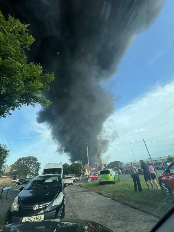 Massive fire has broken out at a logistics warehouse in Unyang-dong, Gimpo, South Korea 🇰🇷 (23.06.2026)