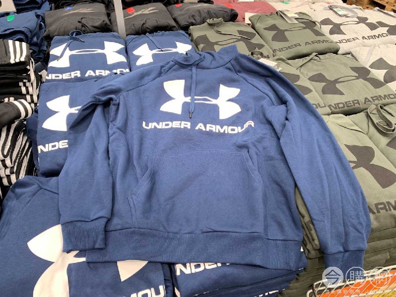 #Costco好市多1月新品通知UNDER ARMOUR 男長袖連帽上衣 #584758