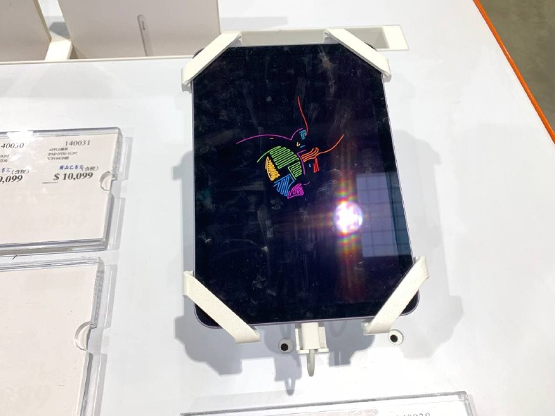Costco有上架新款的 APPLE IPAD MINI6，價格規格表已整理好，但都賣到缺貨，各位可以去賣場碰碰運氣~新商品情報連結 