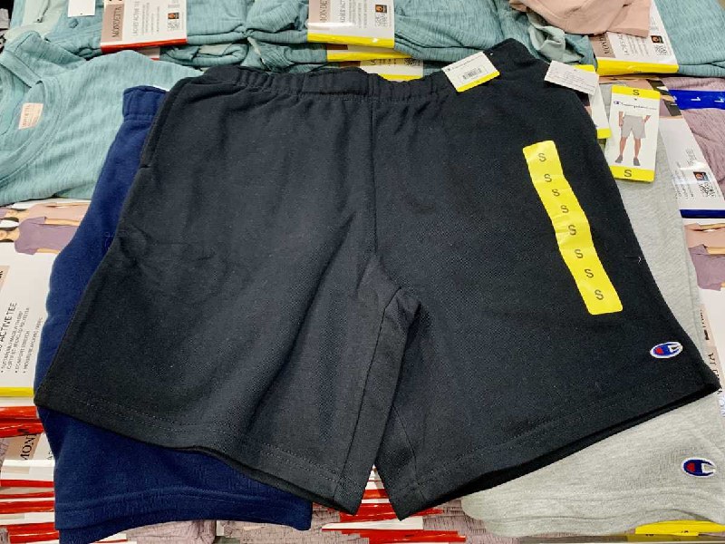 Costco新商品，CHAMPION 男毛圈布短褲，版型還不錯，價格不貴，亞洲尺寸S~XL，三個顏色可選新品情報連結 