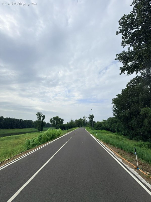 秋日骑行温榆河是北京的白鹭川@aigc1024秋日骑行温榆河是北京的白鹭川@aigc1024