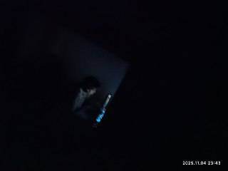 本人是大专生，这可能就是典型的大专宿舍吧，这小子每天都是打到十一二点的游戏，而且和和队友说话声音这么大，他的那种方言让我感到很恶心，生理不适，舍友都是打游戏打一小会就休息不说话了，这byd熄灯了还在打，一点不考虑别人感受，照片的水印可以看到是几点钟，宿舍四个人，我们三个都是老实人，可能也不想起什么冲突吧，都不提出意见，还有就是是个人都知道最后一个上床要熄灯嘛，这贱人每次都最后一个上床，不熄灯，我不知道是我太矫情了还是其他原因群友问频道 | 投稿