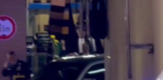 惠特科夫从德国总理办公室出发，前往与泽连斯基率领的乌克兰代表团会面。CNN记者弗雷德里克·普莱特根报道了这一消息。