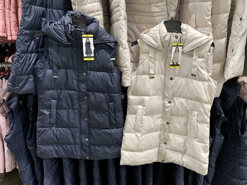 WEATHERPROOF 女長版連帽背心，可把帽子拆除，拉鍊可拉至立領，保暖舒適版型百搭，亞洲尺寸S~XL，價格非常佛心!!新商品情報連結 