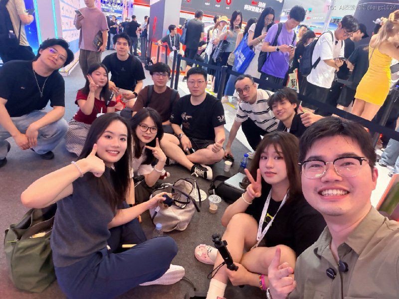 一起逛过WAIC才算一起受过难的革命友谊，这真是太苦了……@aigc1024一起逛过WAIC才算一起受过难的革命友谊，这真是太苦了……@aigc1024