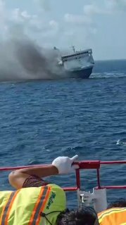 Huge eruption at Volcano de Fuego in Guatemala