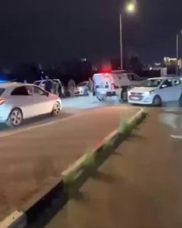 צילומי שטח מתעדים כוחות משטרה תוקפים ומעצרים באלימות צעיר פלסטיני בעיירה אבו סנאן שבפנים הארץ . עדי ראייה ה…