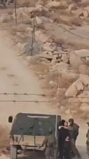 חיילים ישראלים תקפו גבר פלסטיני במהלך מעצרו לאחר שמתנחלים תקפו את ביתו ותקפו היום את משפחתו במסאפר יטא.