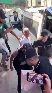 מאתר התקיפה הישראלית שפגעה ברכב במחנה הפליטים מגאזי במרכז רצועת עזה.
