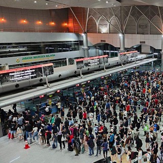 Telegram profile photo for 👨🏻‍🤝‍👨🏾👨‍👩‍👧‍👧🇸🇬🇲🇾jb / sg Custom human traffic🇲🇾🇸🇬👫🏃‍♂️