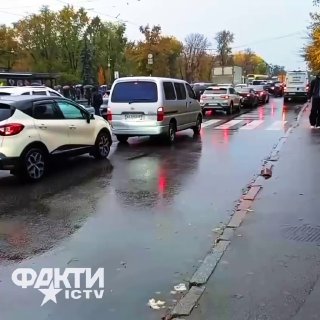 קריסת תחבורה ומשבר כוח בקייב איום רקטה משבש את תנועת העיר איום של טיל בליסטי הוכרז ברחבי הבירה, והחריף את ק…