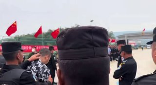 东南亚华人大事件：今日上午在邦康城郊一栋三层居民楼查获1处小型线上诈骗工作室 • 涉案配图