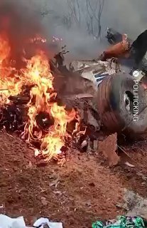 一架载有12人的飞机在肯尼亚坠毁。据肯尼亚民航局称，飞机坠毁地点位于该国东部夸勒市附近。机上无人生还。救援人员正在现场开展工作。