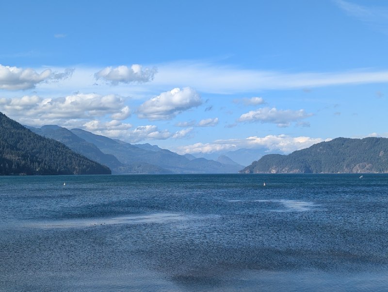 太冷了，於是來 Harrison Hot Springs 泡個湯