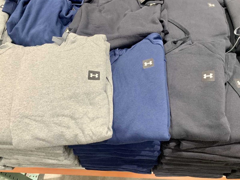 Costco新上架 UNDER ARMOUR男刷毛帽T，素面滿好看的，價格也好便宜，現場貨還很多，美國尺寸S~XL🔥商品情報連結 