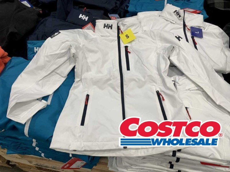 好市多目擊挪威品牌 HELLY HANSEN 女連帽外套 ，設計的很好看，防風防水的性能強