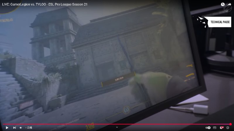 小菊用的是中文  哈哈