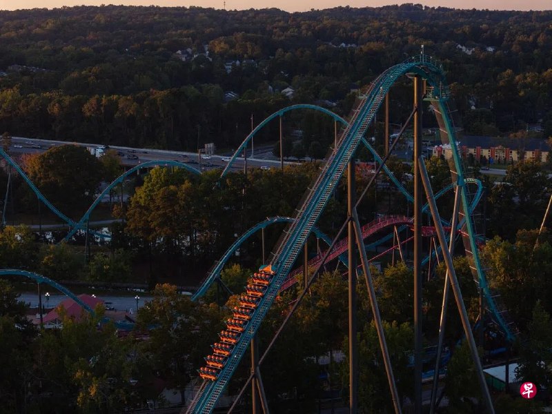 美国六旗游乐园（Six Flags）发生过山车乘客坠落身亡事故后，宣布将在旗下部分过山车增设安全带，并对所有游乐设施展开安全检查，以加强乘客安全。