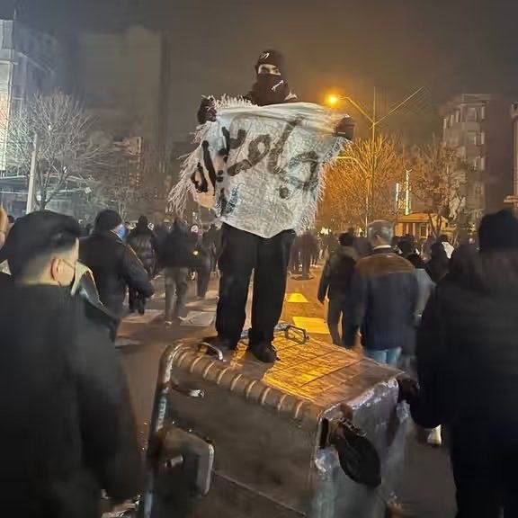 فروپاشی froopashi: 🟢اون دو شب از ترس بازگشت پهلوی، دست به کُشتار زدید!تا ابد جاوید شاه@froopashee2 | اخبار