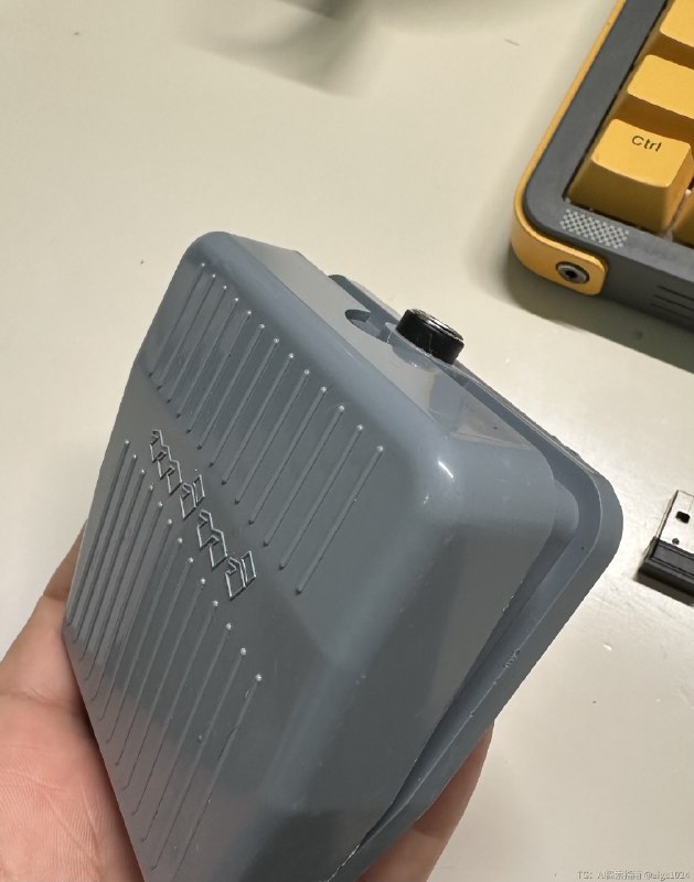 买了一个脚踏的自定义按键来Vibe口喷，收货后发现它只支持Windows版本，并不支持MacOS