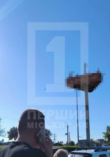 🇷🇺🇺🇦️ - רגעים מהתקיפה הראשונה והשנייה ב-Kryvyi Rih, שצולמו בסמיכות.