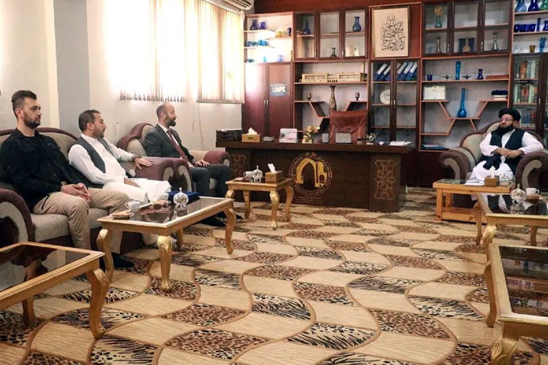 آژانس خبری هیواد: رئیس اطلاعات و فرهنگ هرات و جنرال قونسل ترکیه بر تداوم همکاریهای فرهنگی تأکید کردند مولوی عتیقالله عزیزی، رئیس اطلاعات