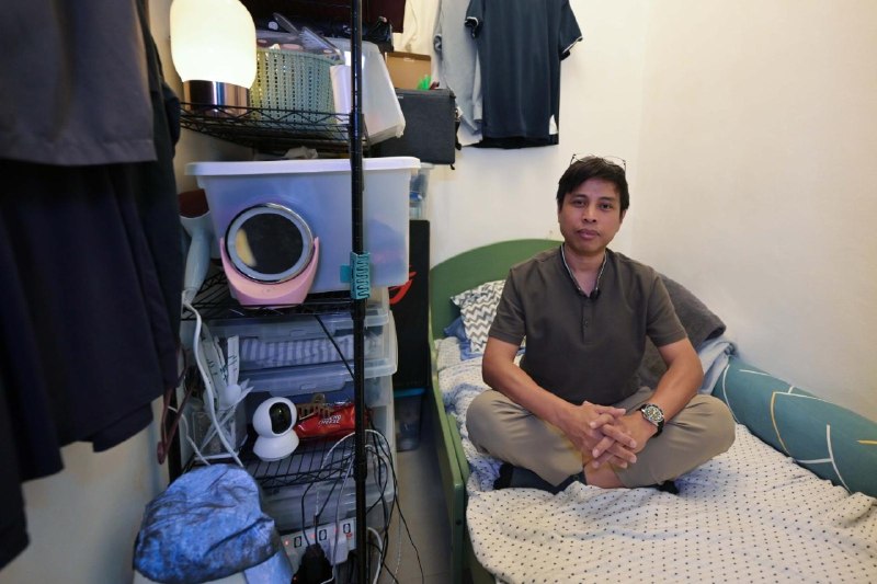 Would you pay S$700 a month for a room that is almost entirely filled by a single sized bed? Some tenants in Singapore do just that, staying in spaces that are 100 sq ft or smaller.