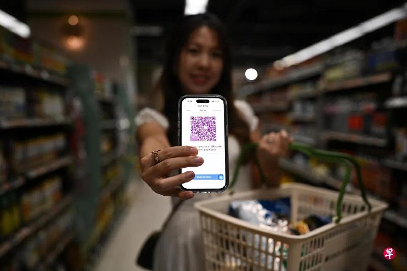 今年6月，PayNow突然惹议，这个在新加坡推出近10年的即时付款服务，一时间成为民众热议的话题。