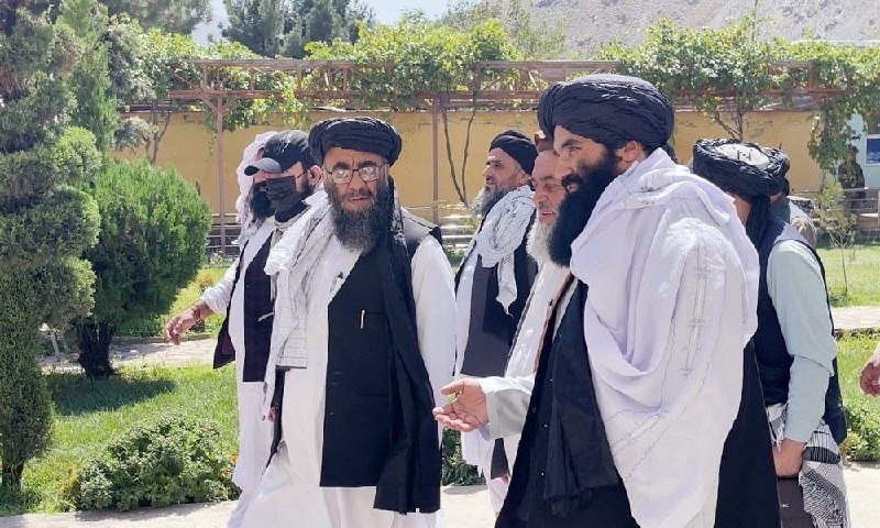 خبرتازه افغانستان: ✅سراج‌الدین حقانی در پنجشیر با بزرگان محلی دیدار کرد🔺️ سراج‌الدین حقانی، سرپرست وزارت امور داخله اداره طالبان، در سفر به