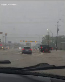 Heavy rainfall caused flooding on roads in Gongguan District, Taipei, Taiwan 🇹🇼 (18.06.2026)