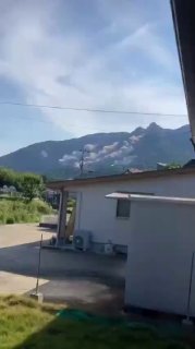 Massive wildfire has engulfed multiple homes in Spokane, Washington, USA 🇺🇸