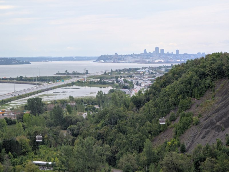 Chute Montmorency魁國的 Sépaq 系統很好笑，哪都管自己叫 Parc National，我突然意識到這是他們魁國自稱的國家公園，其實就是省公園一級的系統（Chute Montmorency魁國的 Sépaq 系統很好笑，哪都管自己叫 Parc National，我突然意識到這是他們魁國自稱的國家公園，其實就是省公園一級的系統（