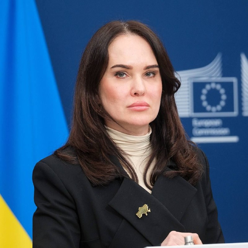 🇺🇦️ - משבר חדש מתבשל באוקראינה. זלנסקי מבזק: ly מפטר את סגנית ראש משרדו, אירינה מודריה.