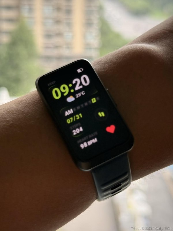 七月买的性价比最高的东西就是这个 keep 手环了本来是买来用于骑行的时候监测心率的但到手之后发现还能游泳的记录心率和距离而且健身，散步都能记录到 Keep 里相比苹果表，这手环轻若无物，毫无压力这玩意儿200块钱...真的太值了...也就一个手串的钱科学还是比佛学划算@aigc1024