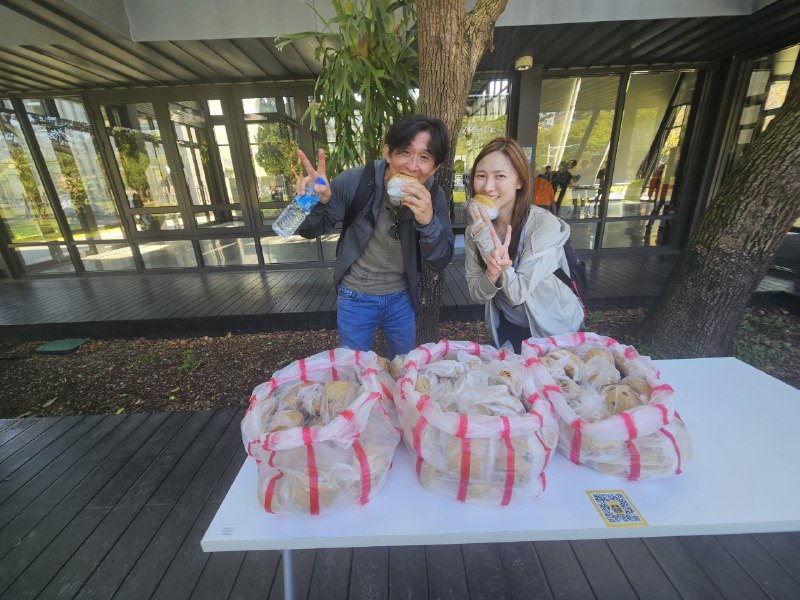 桃園經發局贊助，桃園名店褔興包子饅頭的［桂圓紅糖饅頭］已經送到會場