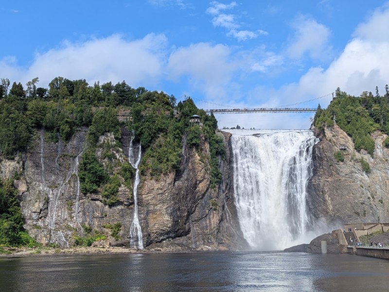 Chute Montmorency魁國的 Sépaq 系統很好笑，哪都管自己叫 Parc National，我突然意識到這是他們魁國自稱的國家公園，其實就是省公園一級的系統（Chute Montmorency魁國的 Sépaq 系統很好笑，哪都管自己叫 Parc National，我突然意識到這是他們魁國自稱的國家公園，其實就是省公園一級的系統（