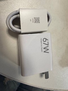 #出售 #电子产品 #充电头 #小米 #67w #充电器 联系 立花洛洛  价格 35RMB全国包邮小米原装67W快充套装，充电头+原装线，型号MDY-15-EQ，全新未使用