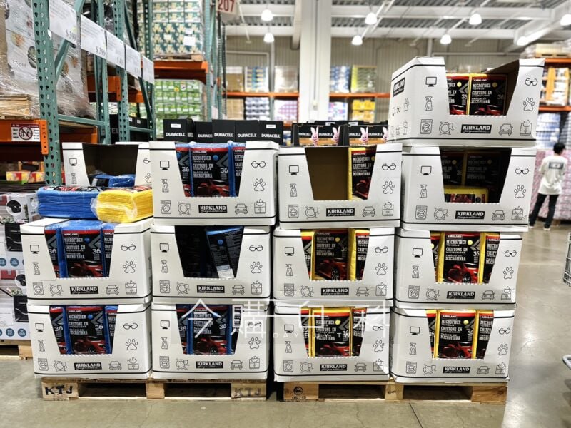 優惠情報看這邊COSTCO今日目擊KS超細纖維擦拭布悄悄特價嘍，每包折價100元，優惠後真是好久不見的甜甜價格，兩種顏色同時特價，平常就有在使用的朋友不要錯過這次補貨的機會